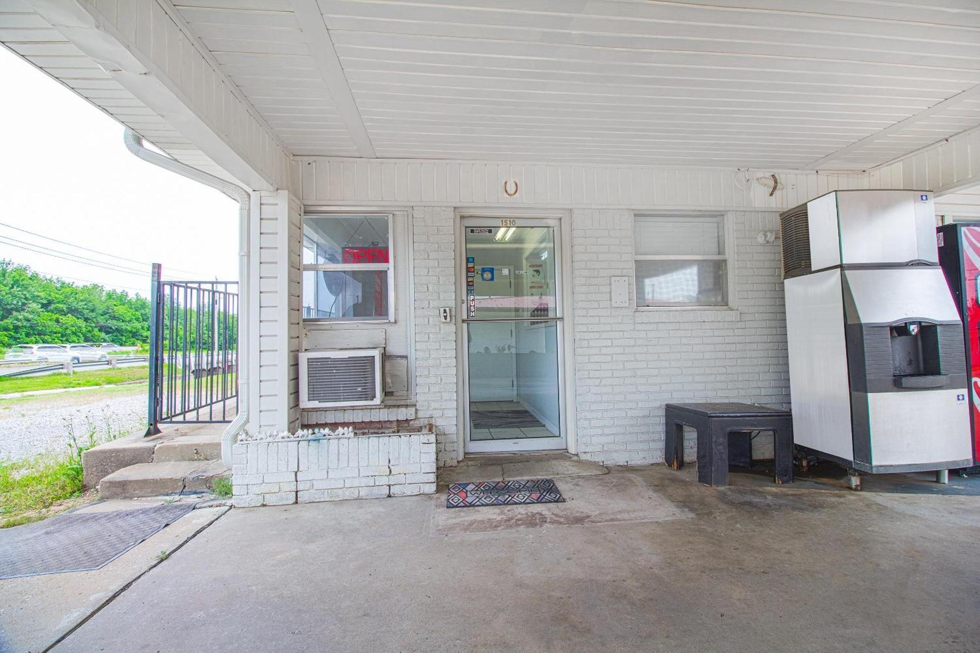 Oyo Hotel Mcalester Ok S Main St Ngoại thất bức ảnh