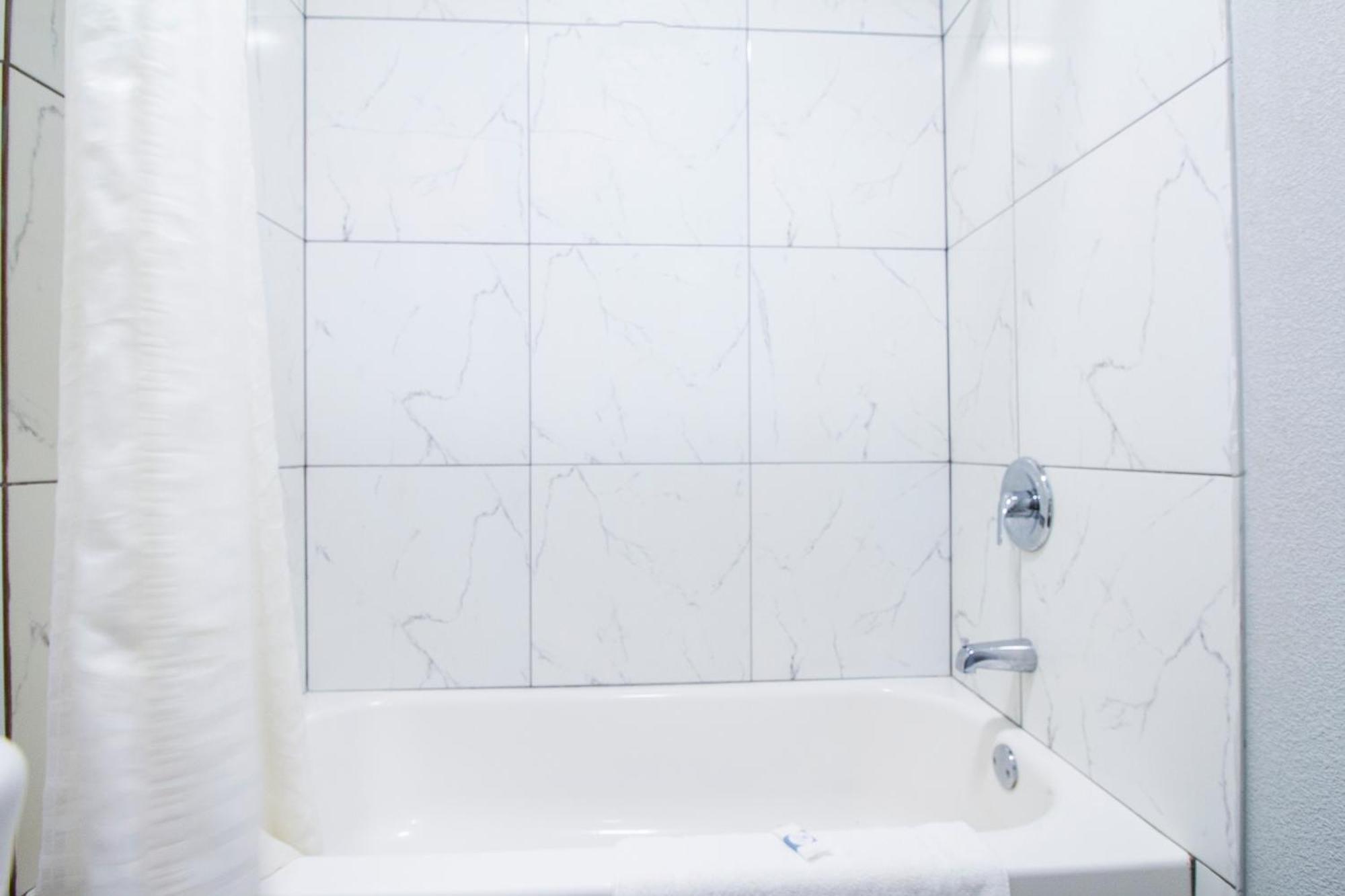 Oyo Hotel Mcalester Ok S Main St Ngoại thất bức ảnh