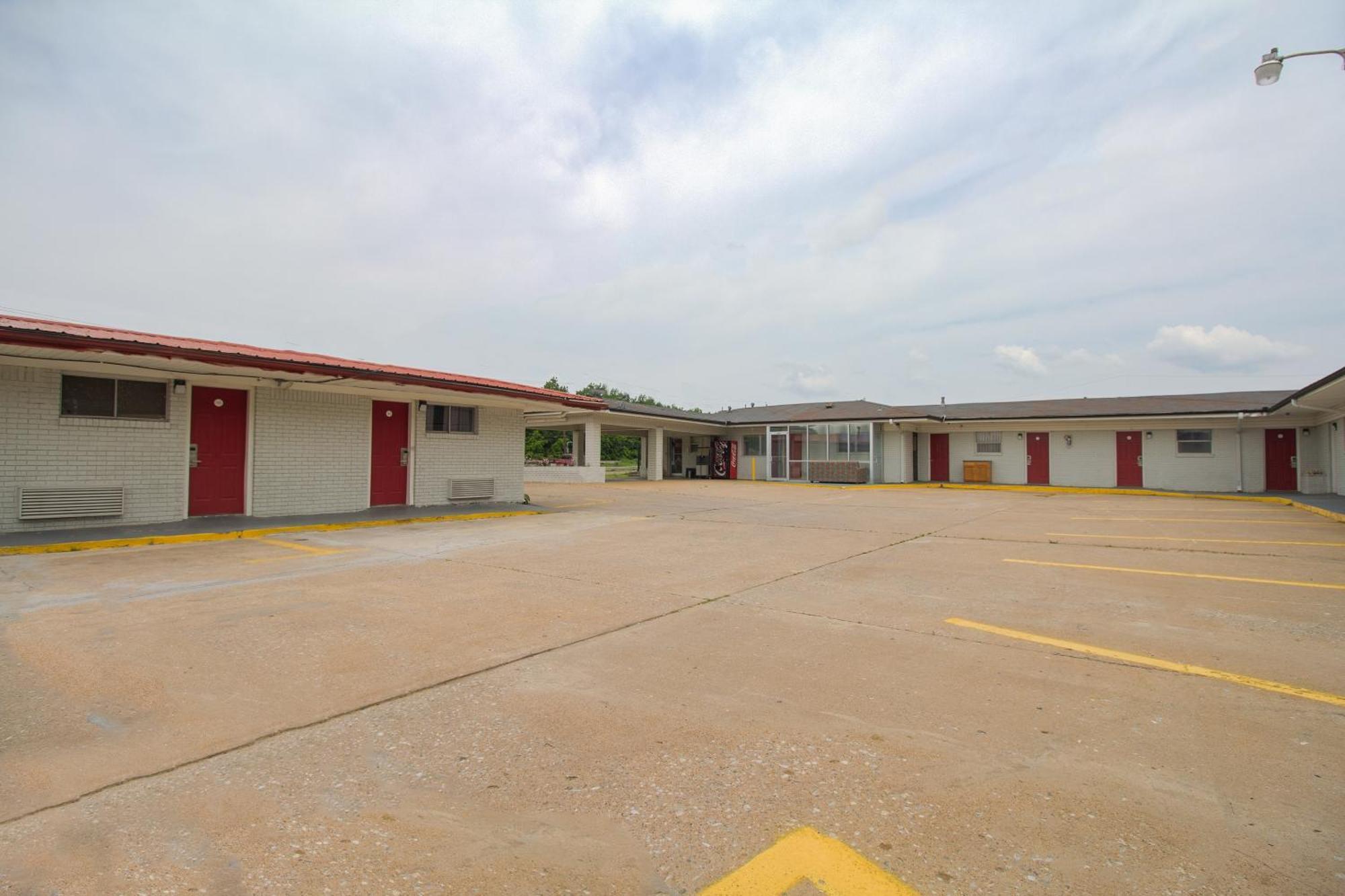 Oyo Hotel Mcalester Ok S Main St Ngoại thất bức ảnh