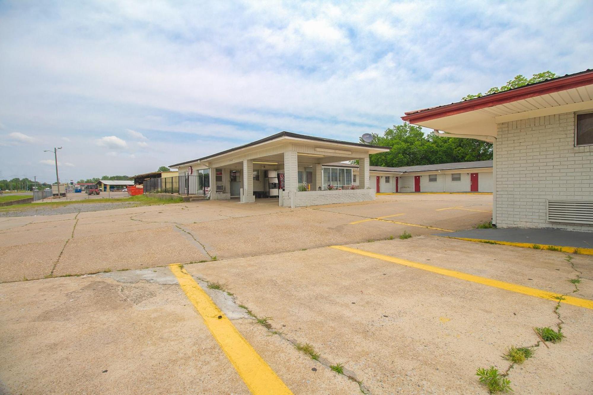 Oyo Hotel Mcalester Ok S Main St Ngoại thất bức ảnh