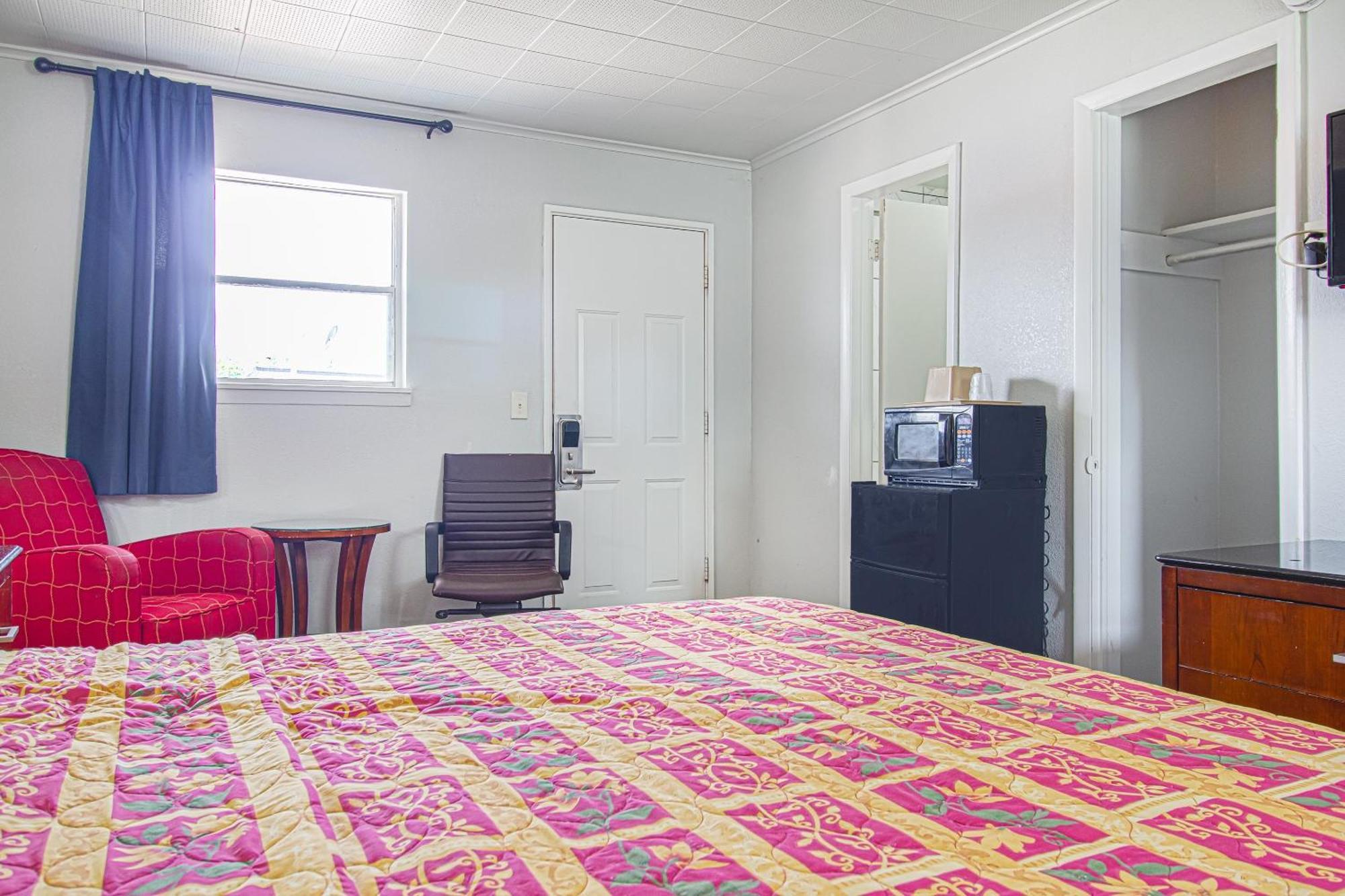 Oyo Hotel Mcalester Ok S Main St Ngoại thất bức ảnh