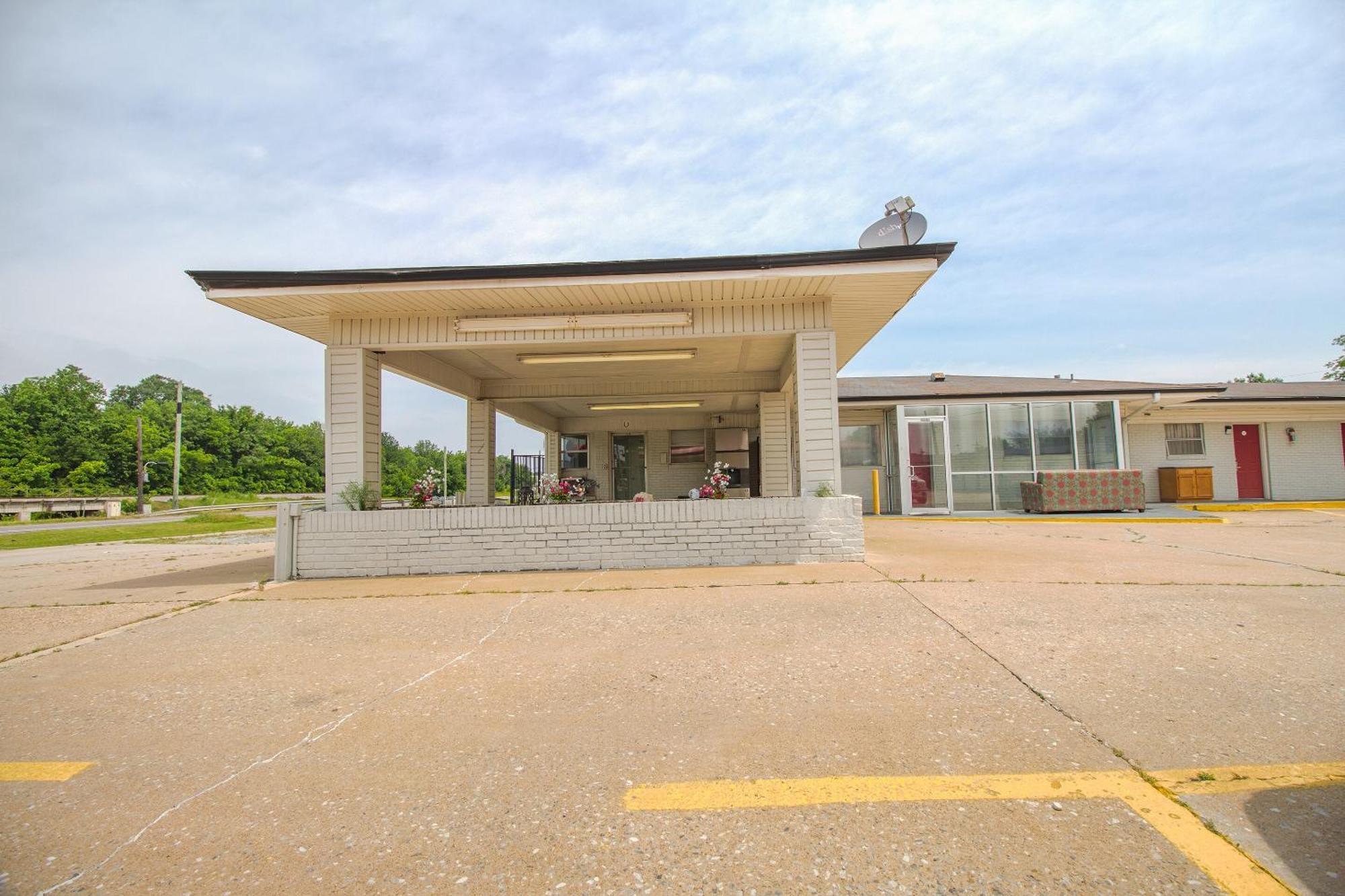 Oyo Hotel Mcalester Ok S Main St Ngoại thất bức ảnh