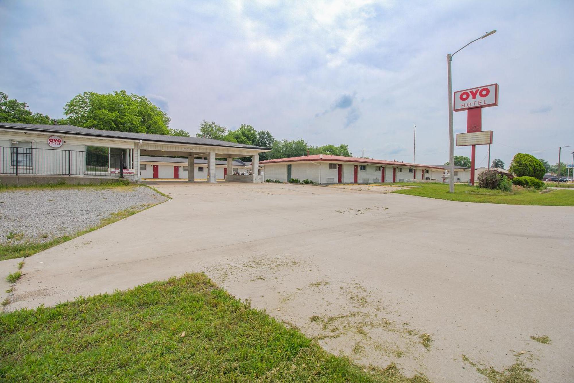 Oyo Hotel Mcalester Ok S Main St Ngoại thất bức ảnh